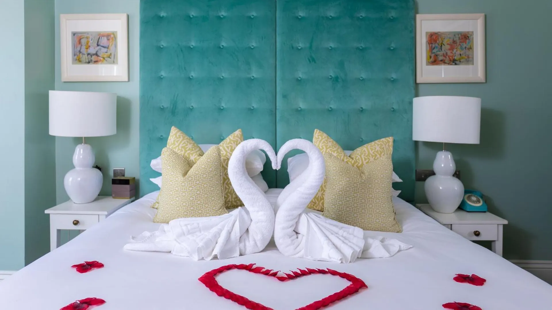 Roslin Beach Hotel Southend-on-Sea 4*,